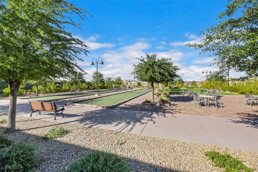 747 Armstrong Hills Street