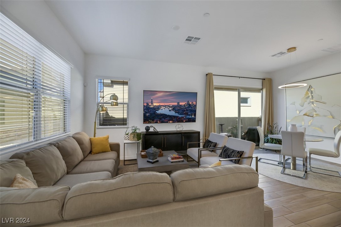 747 Armstrong Hills Street