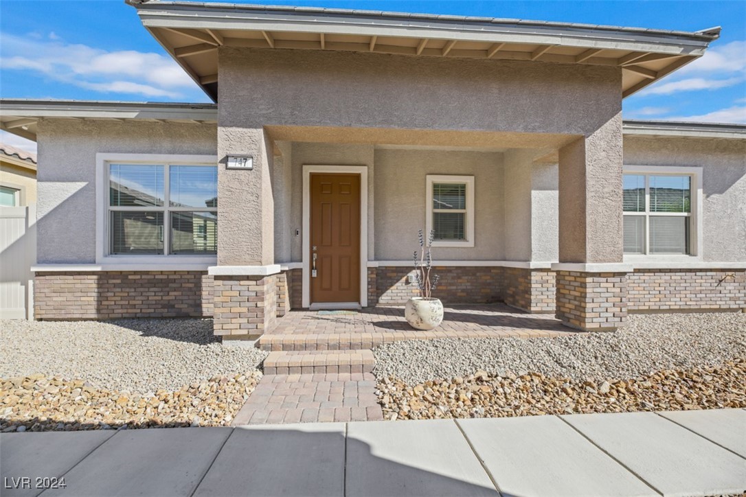 747 Armstrong Hills Street