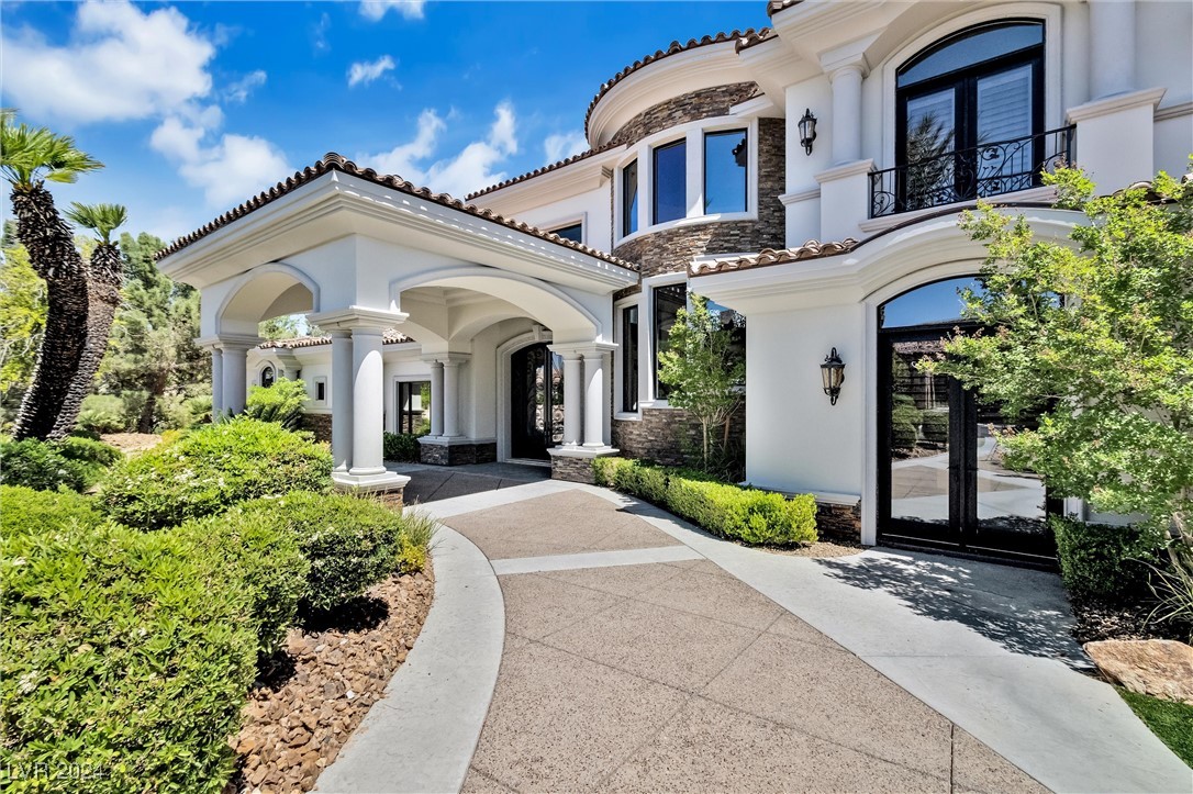 22 Augusta Canyon Way