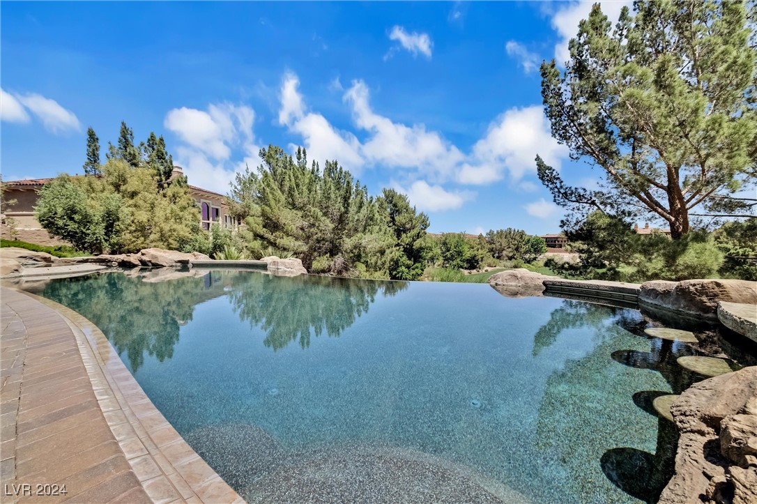 22 Augusta Canyon Way