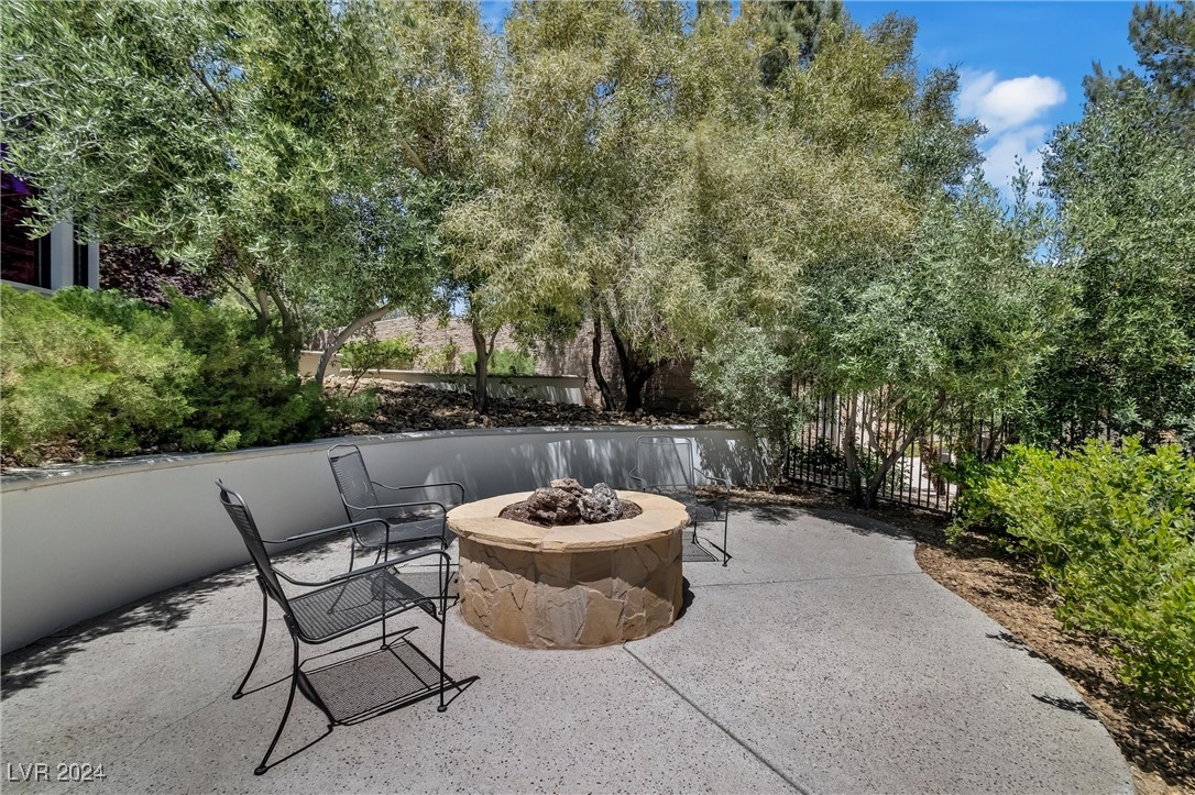 22 Augusta Canyon Way