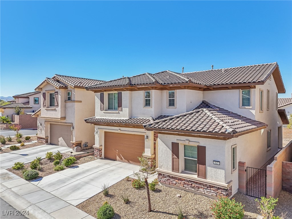 845 Via Del Castello