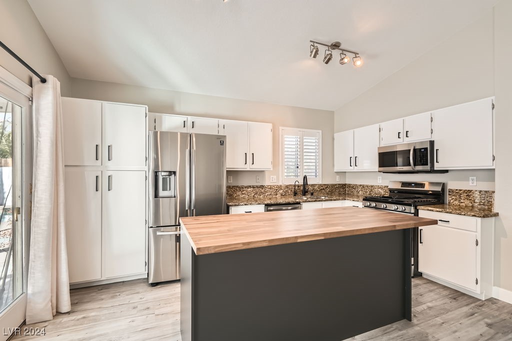 1704 Pinion Mesa Court