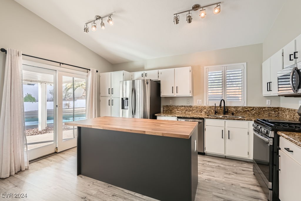 1704 Pinion Mesa Court