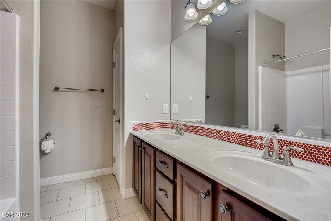 223 HONORS COURSE Drive 0