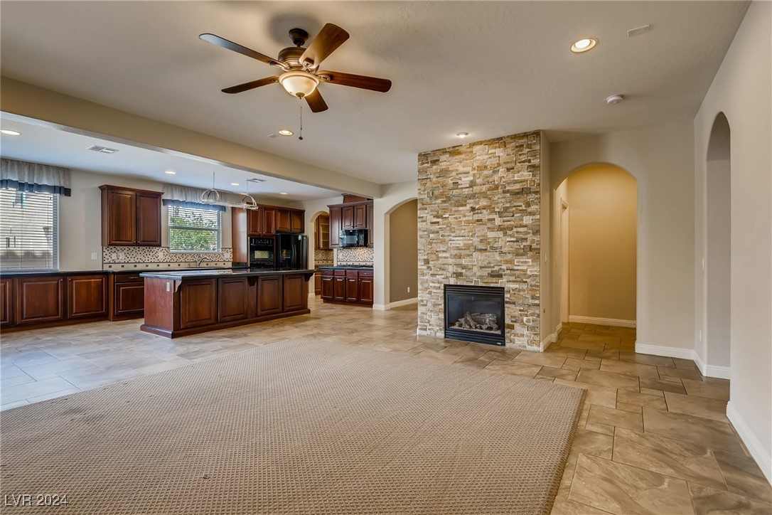 223 HONORS COURSE Drive 0