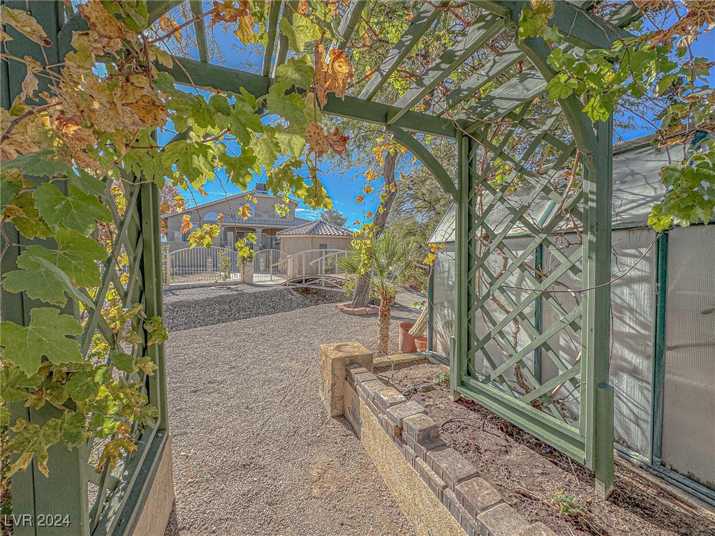 380 East Maulding Avenue