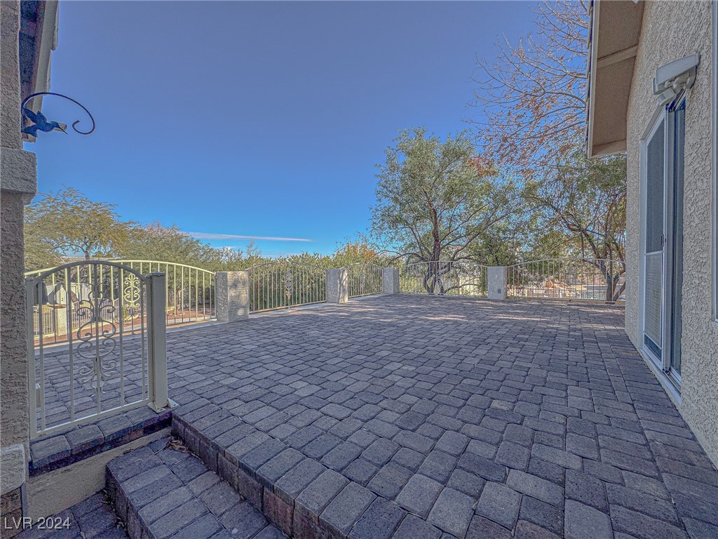 380 East Maulding Avenue