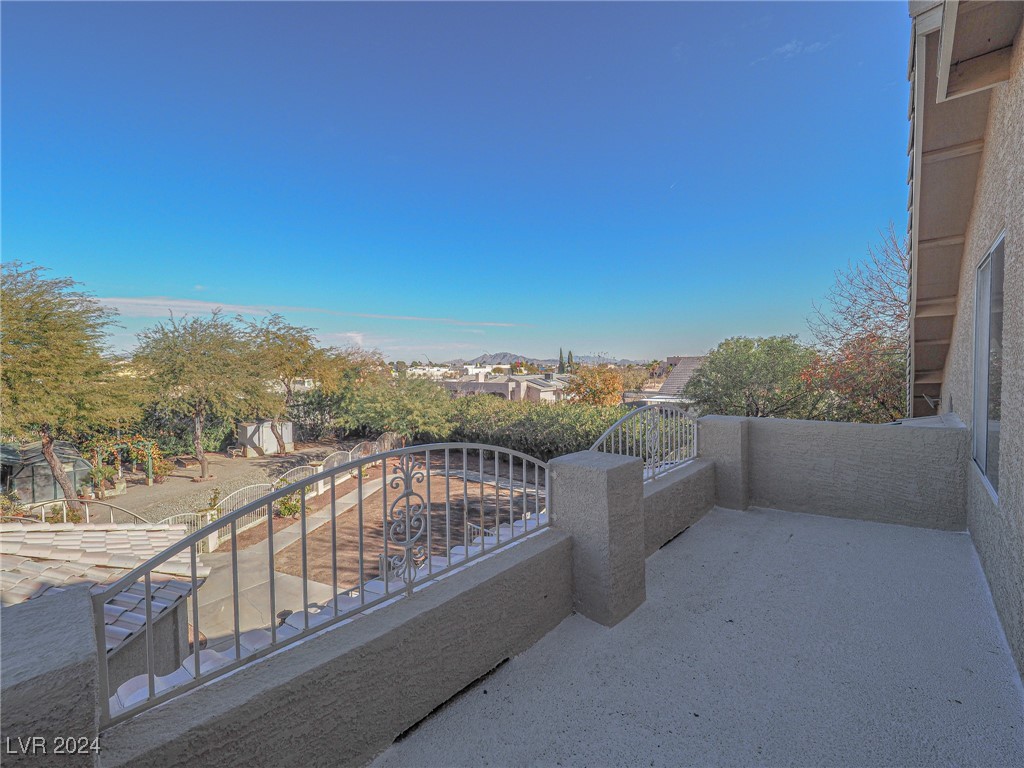 380 East Maulding Avenue