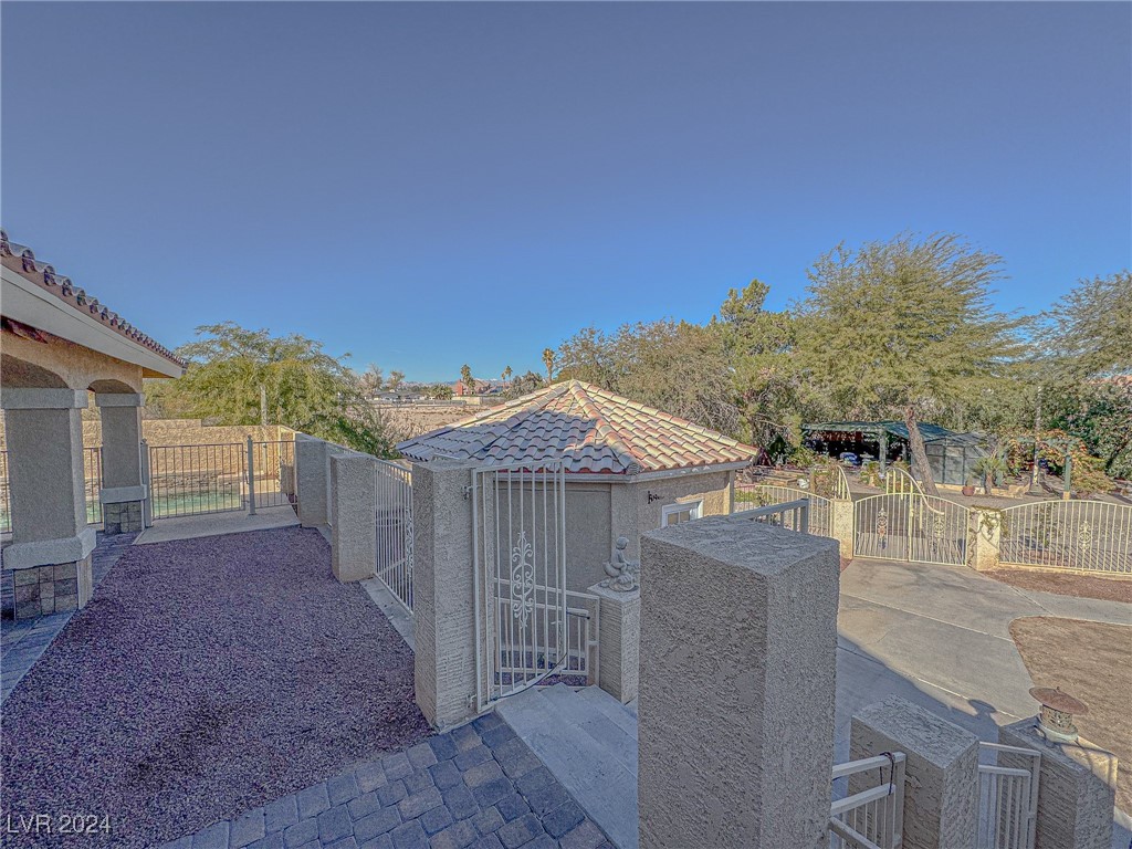 380 East Maulding Avenue