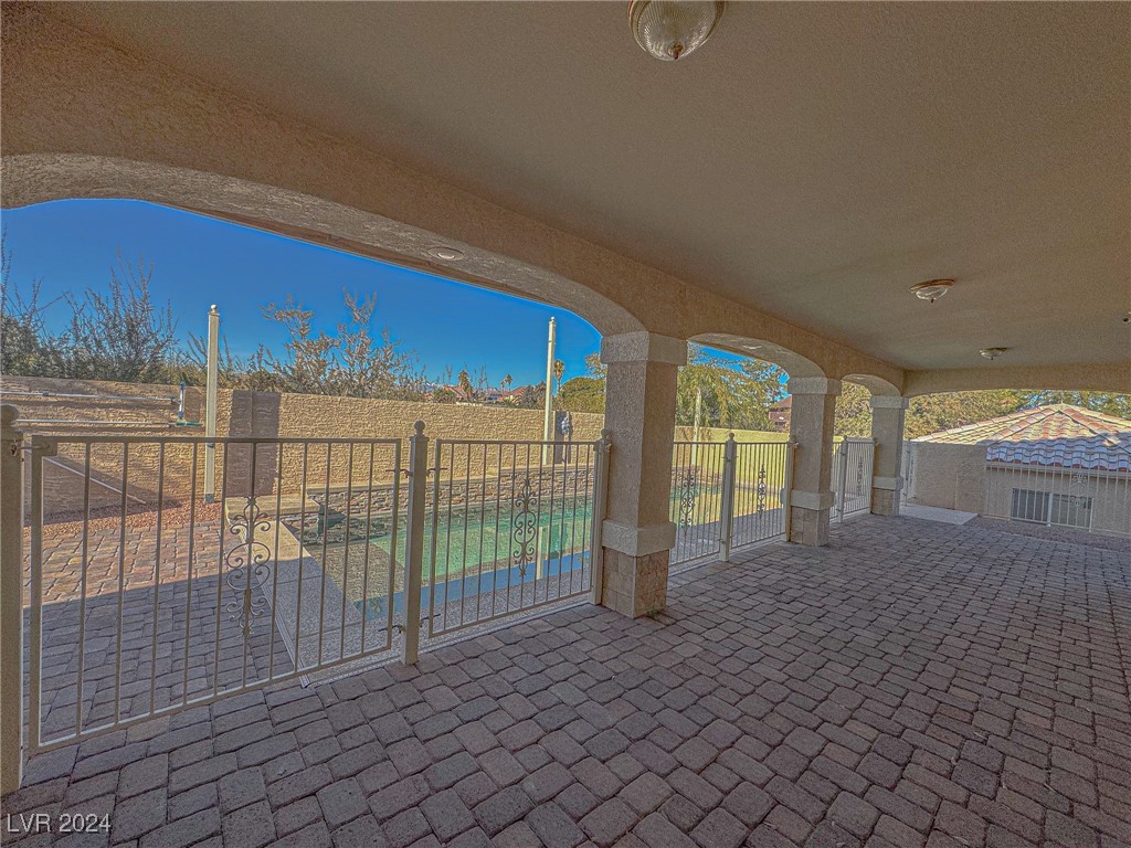 380 East Maulding Avenue