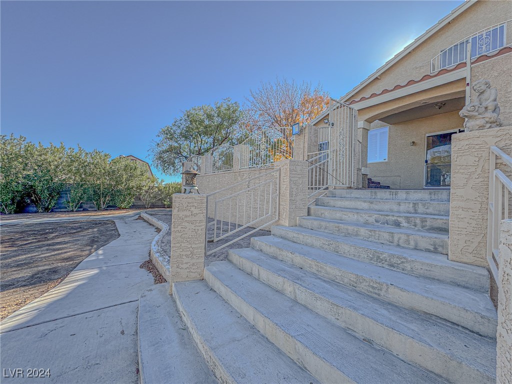 380 East Maulding Avenue