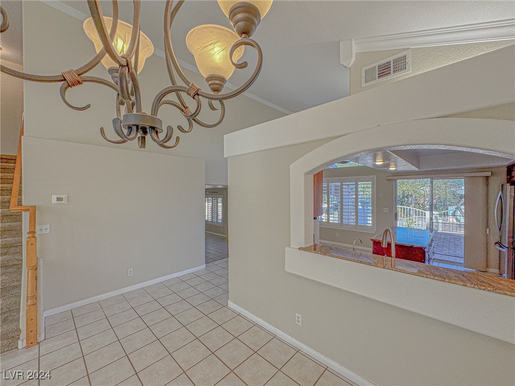 380 East Maulding Avenue