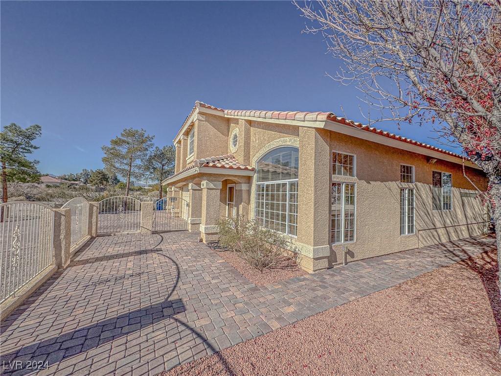 380 East Maulding Avenue