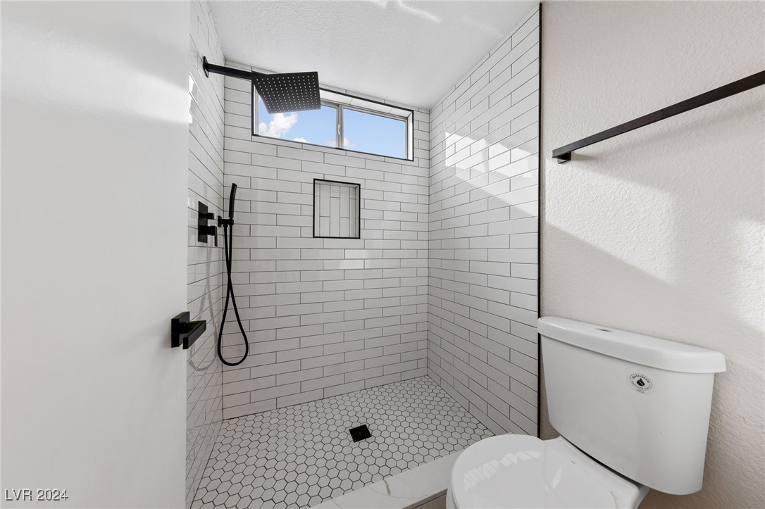 6533 White Swan Circle