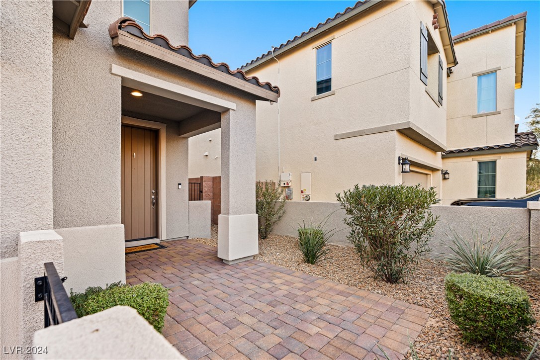 23 Papavero Court
