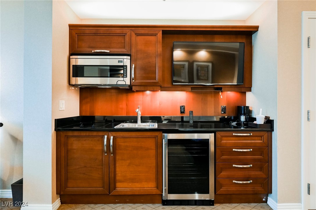 145 East HARMON Avenue 606