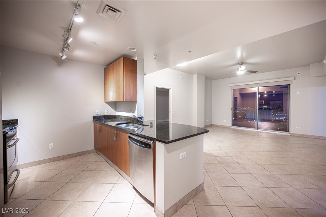200 West Sahara Avenue 3607