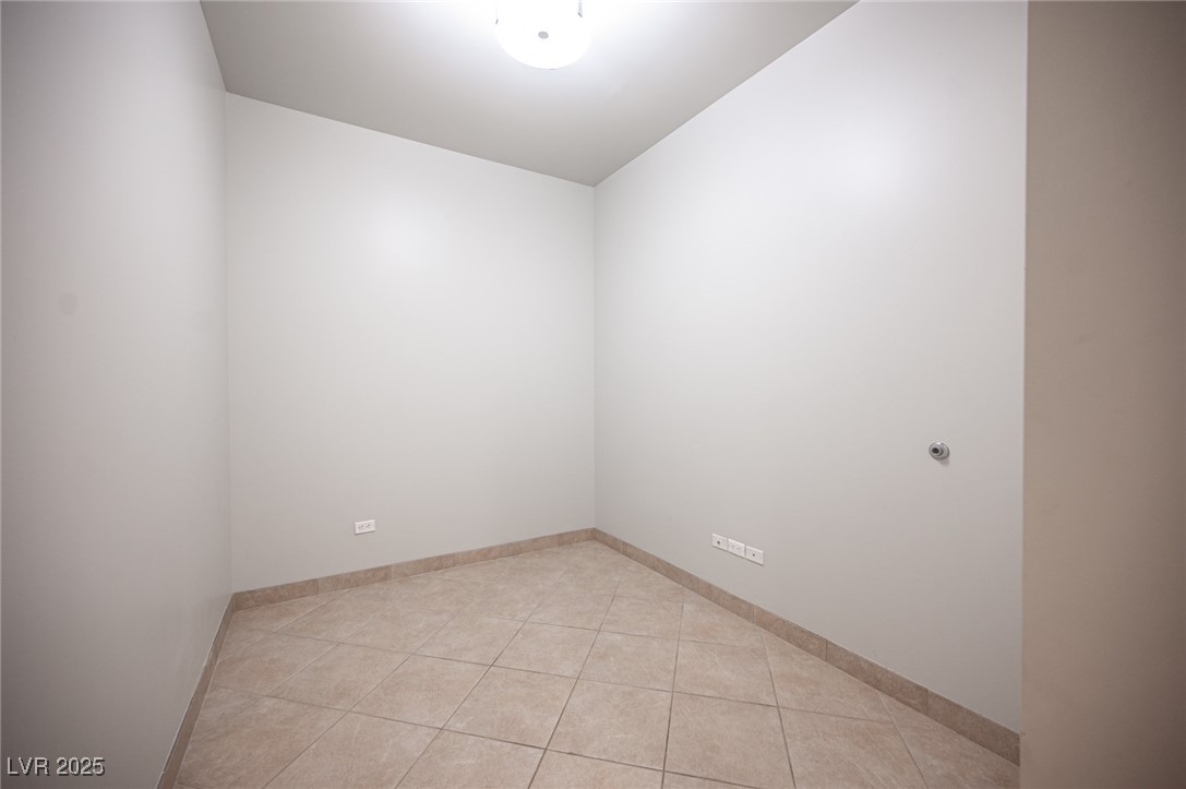200 West Sahara Avenue 1807