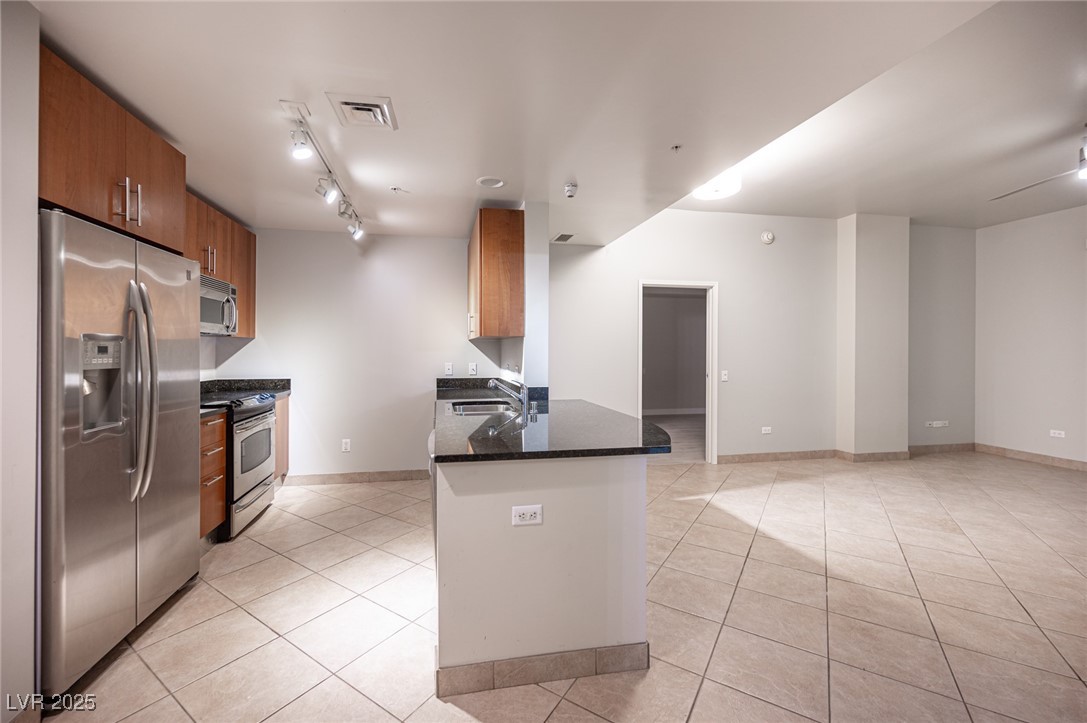 200 West Sahara Avenue 1807