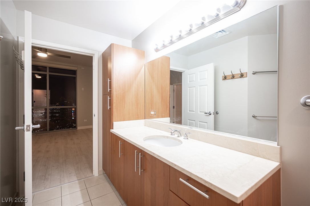 200 West Sahara Avenue 1807
