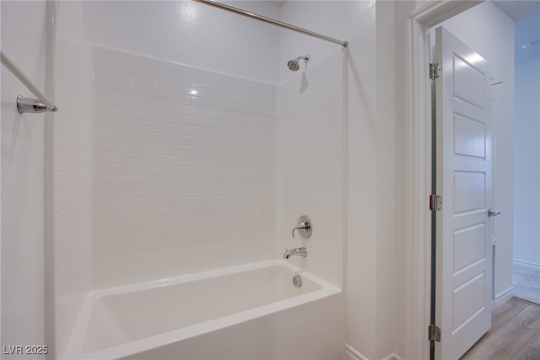 2555 Hampton Road 7306