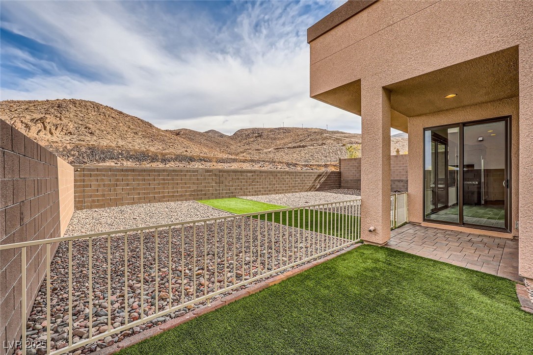 284 Crimson Edge Street