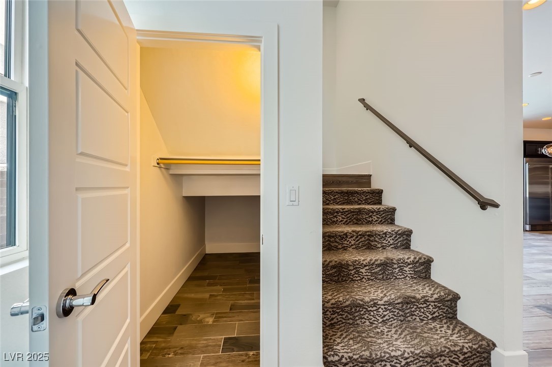 284 Crimson Edge Street