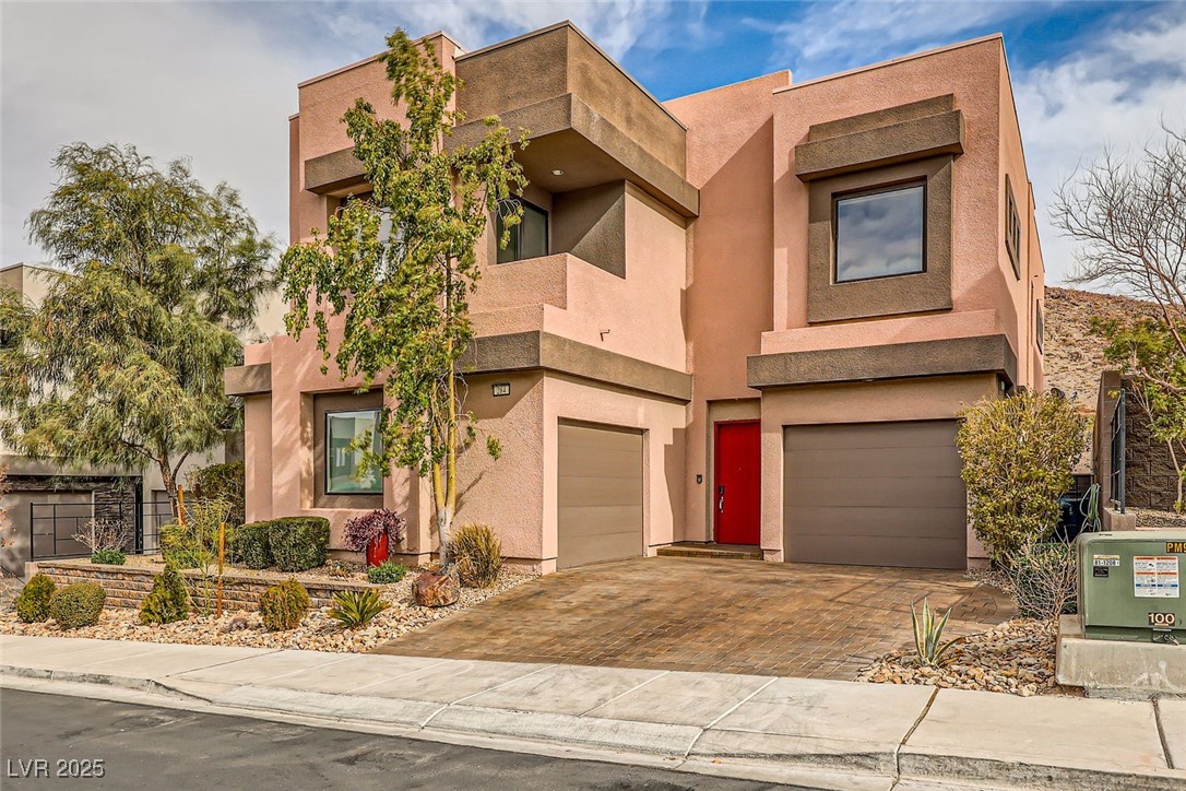 284 Crimson Edge Street