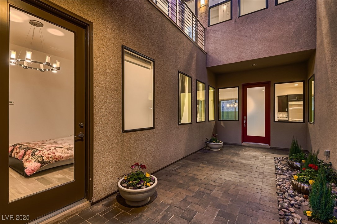 284 Crimson Edge Street