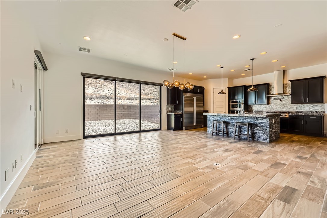 284 Crimson Edge Street