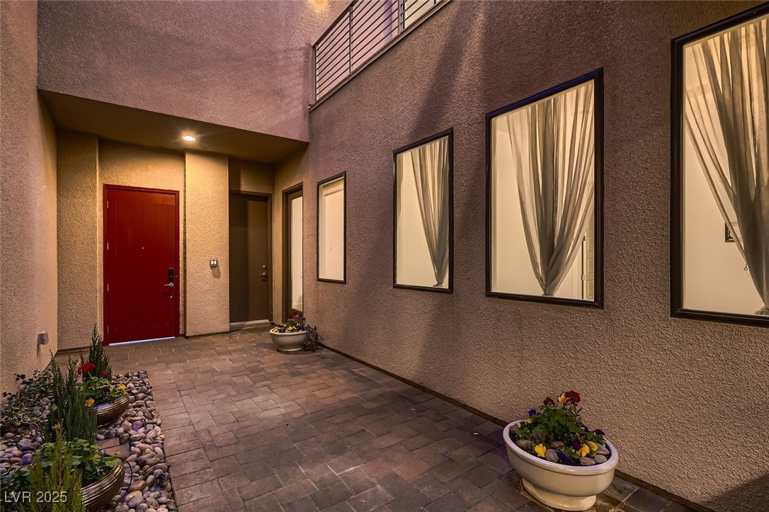 284 Crimson Edge Street