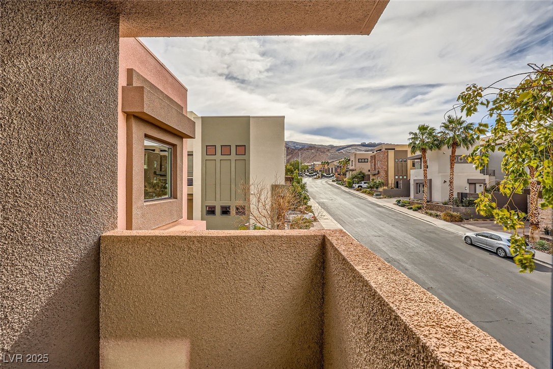 284 Crimson Edge Street