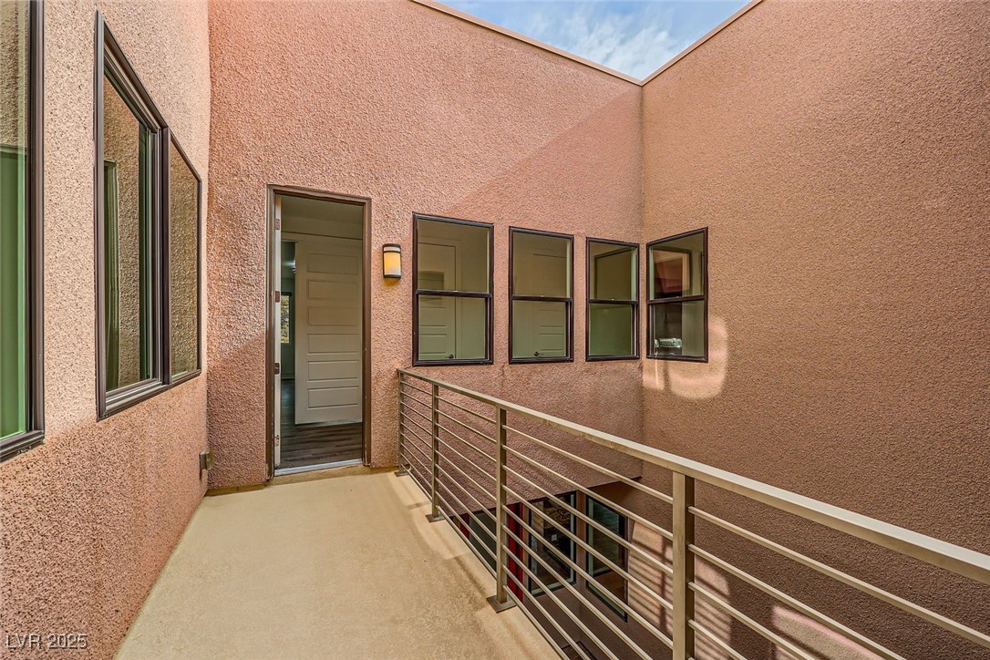 284 Crimson Edge Street