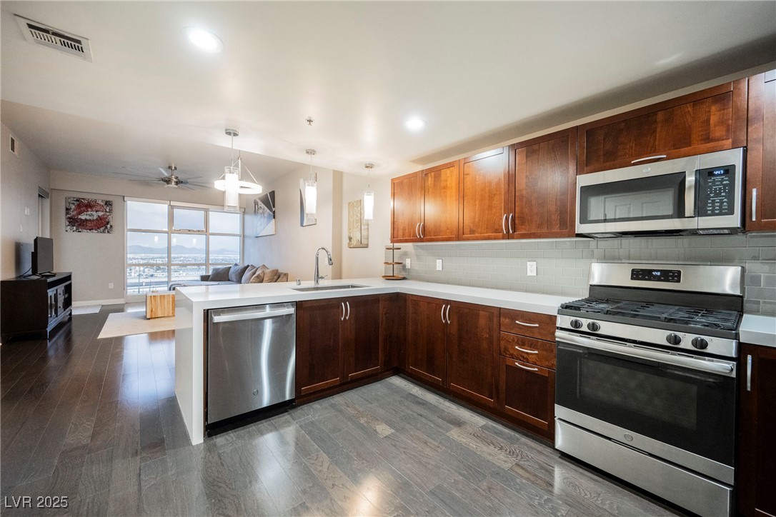 150 Las Vegas Boulevard 1103