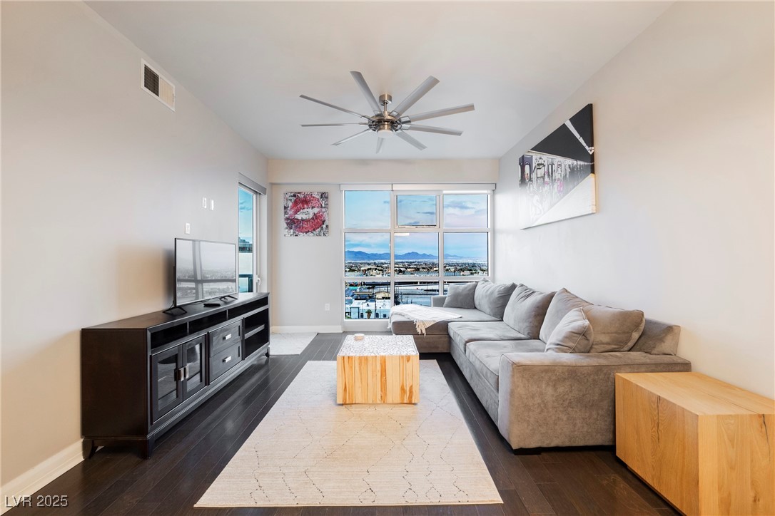 150 Las Vegas Boulevard 1103