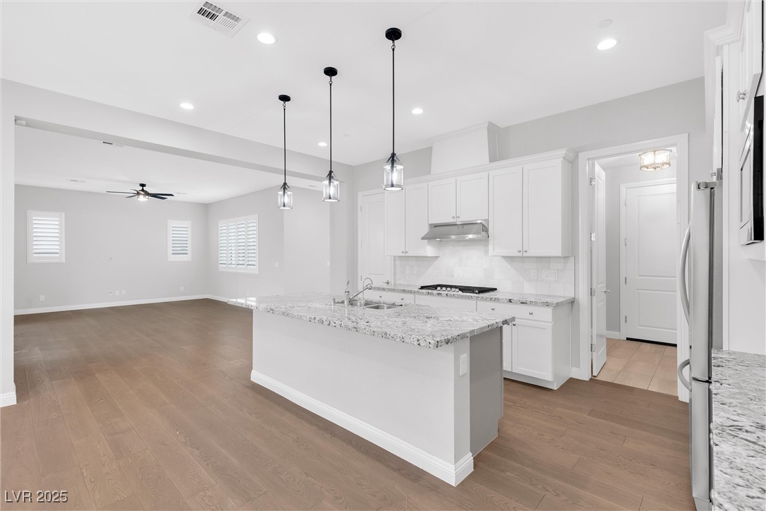 2571 Hazelburn Avenue