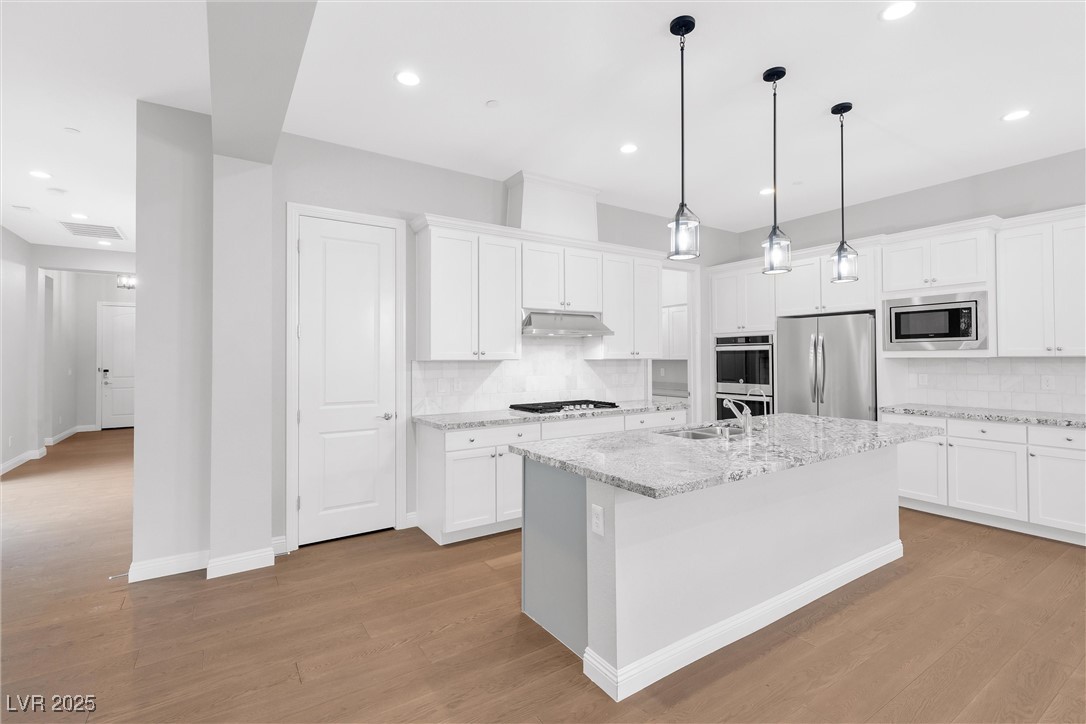 2571 Hazelburn Avenue