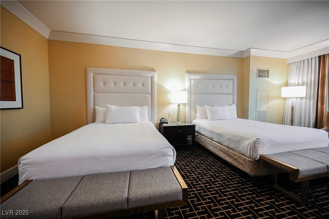 2000 FASHION SHOW Drive 5400