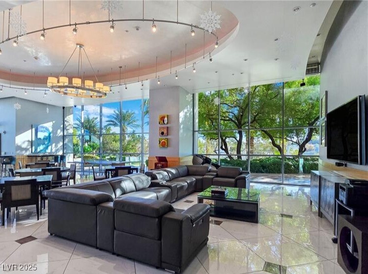 322 Karen Avenue 3808/3804