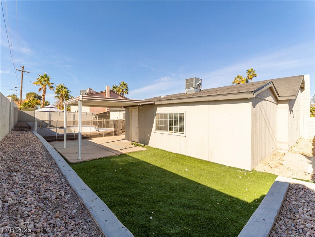 1671 Sandalwood Lane