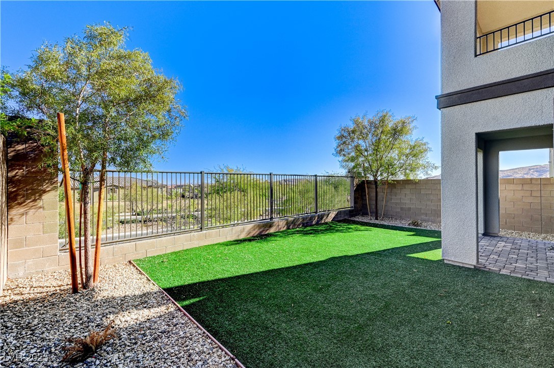 712 Rogue Wave Street