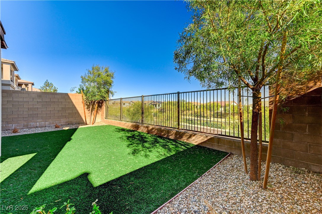 712 Rogue Wave Street