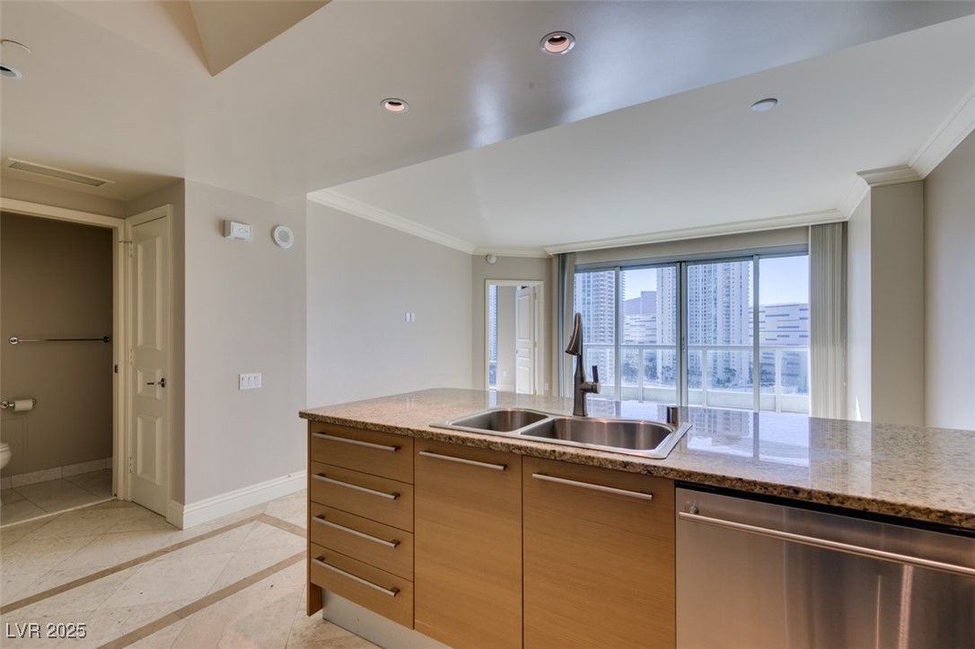 222 KAREN Avenue 1604