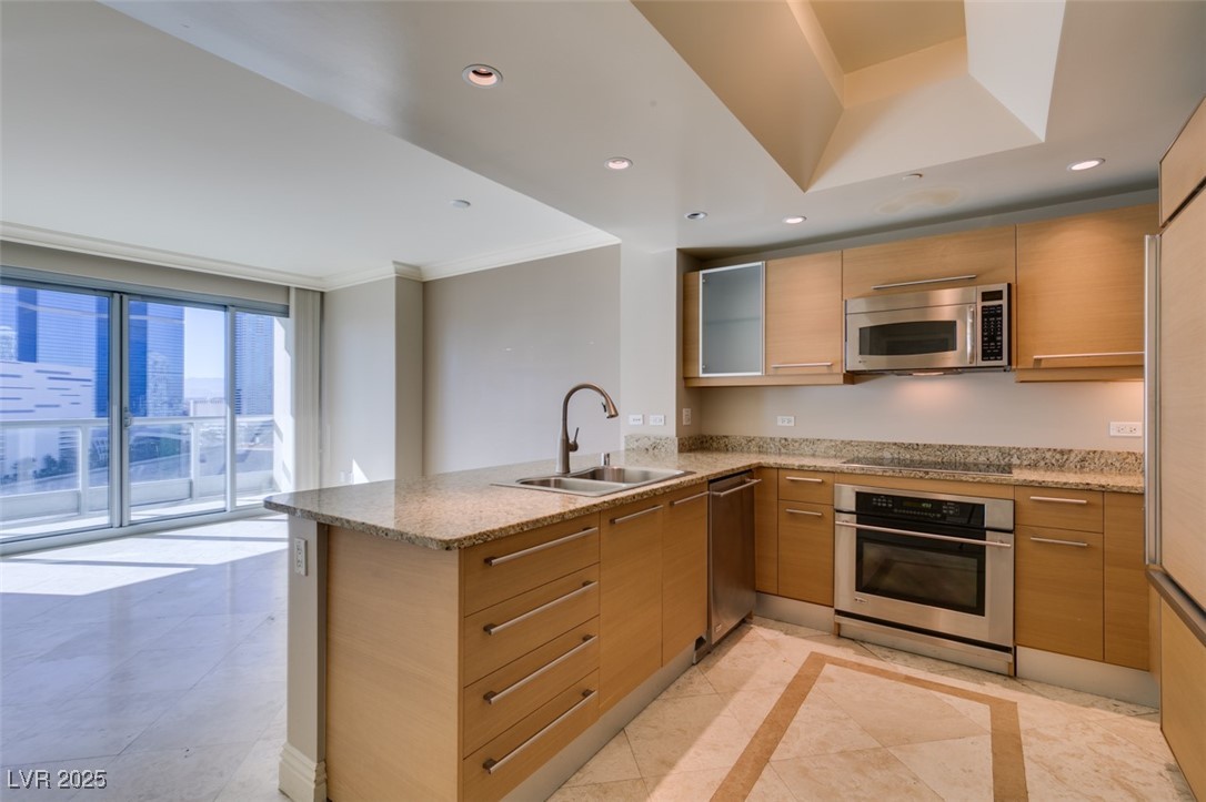 222 KAREN Avenue 1604