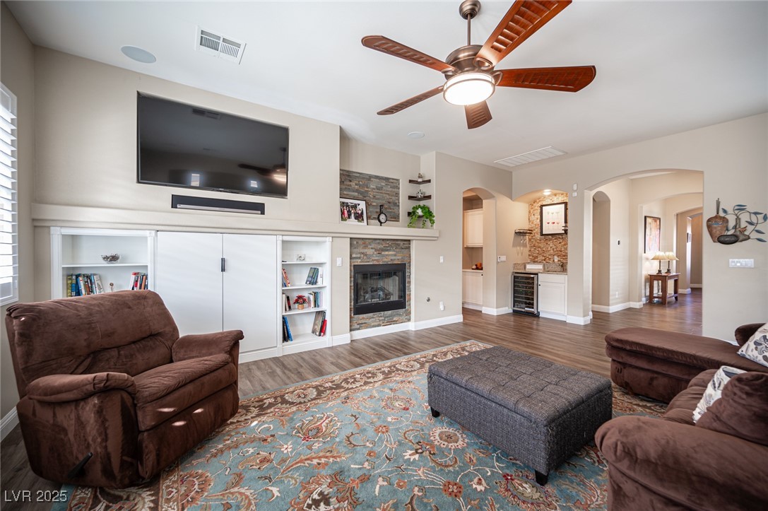 1901 Shady Elm Street