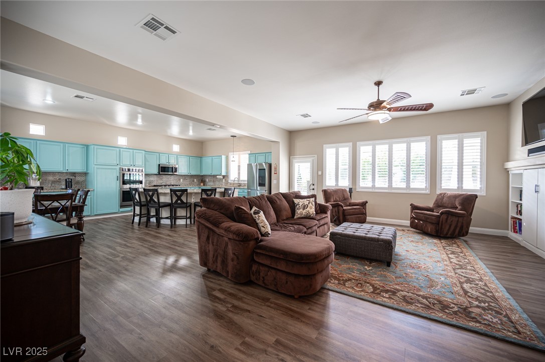 1901 Shady Elm Street