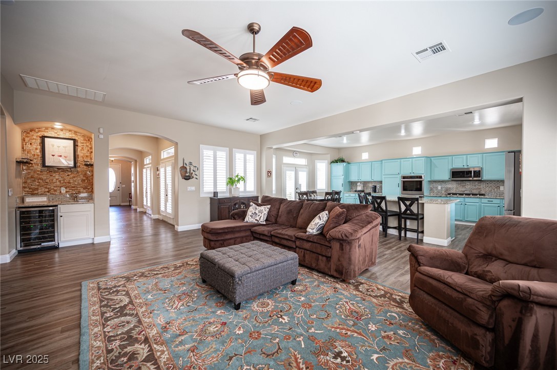 1901 Shady Elm Street