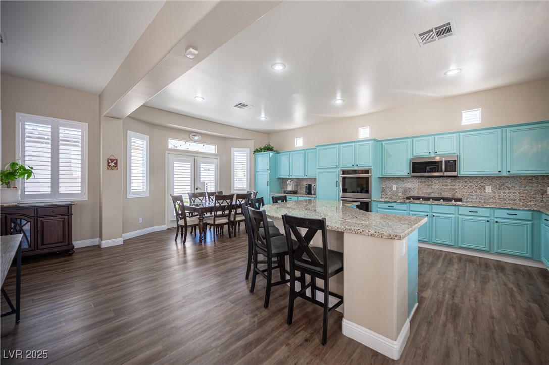 1901 Shady Elm Street